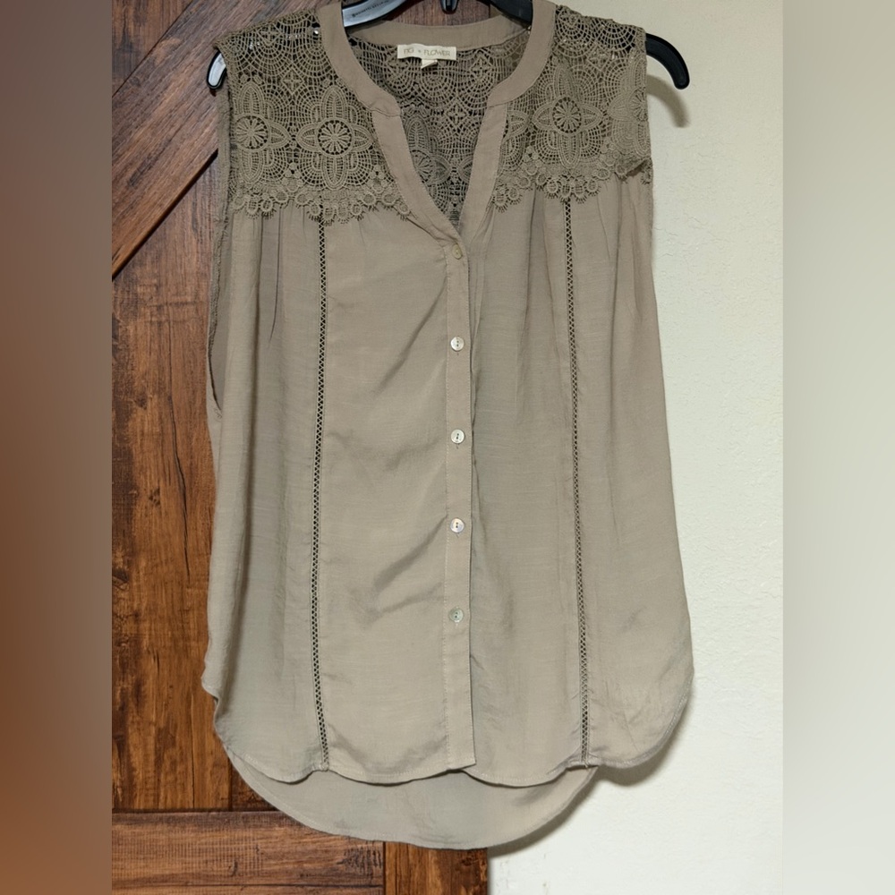 Fig&Flower Lace Yoke Button-Front Sleeveless Top - Taupe Size Small